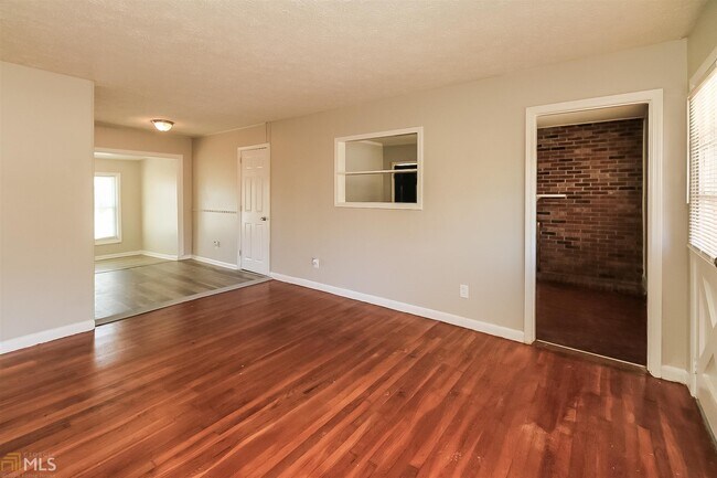 Building Photo - 6654 Lamar Hutcheson Pkwy