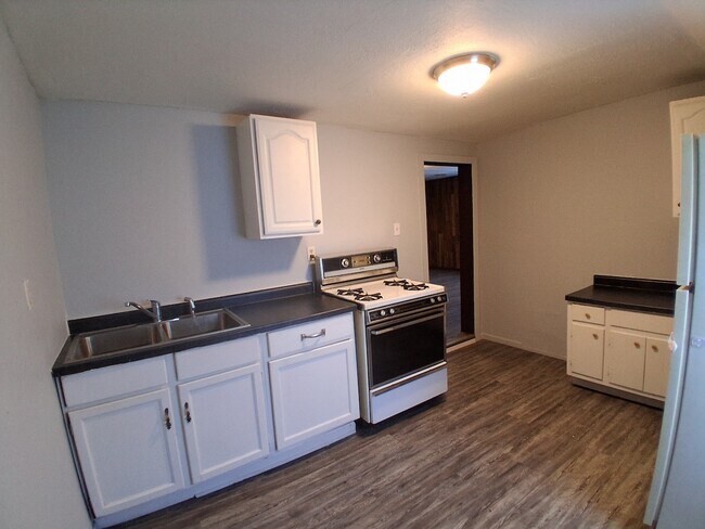 Foto del edificio - 903 Jewell St