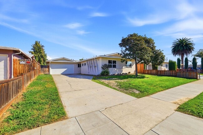 Building Photo - Fully Renovated 3 Bedroom Home in San Jose
