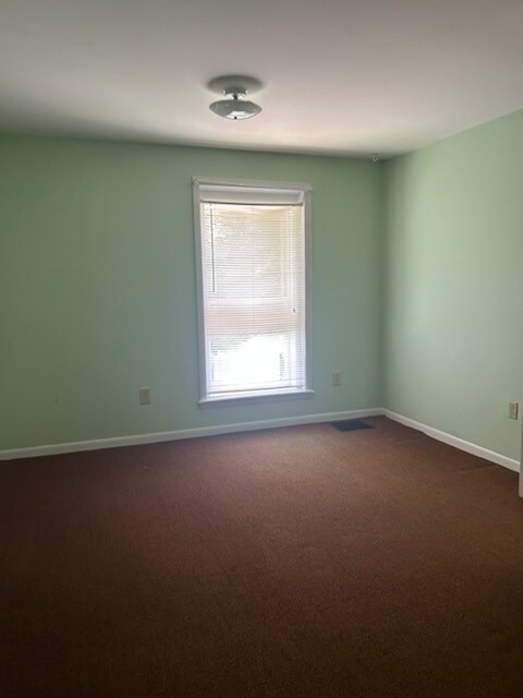 Building Photo - 127 Wilbur St