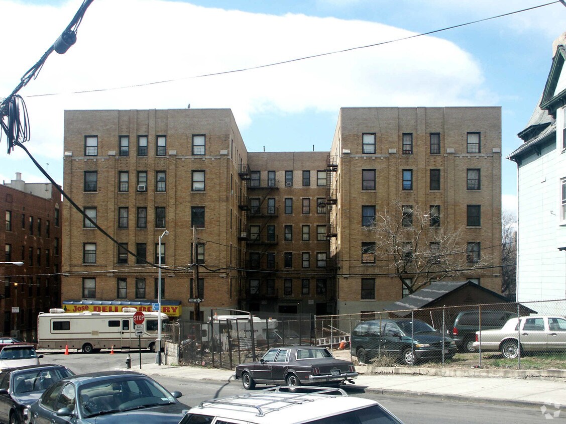 Foto del edificio - 1055 Dr Martin L King Jr Blvd
