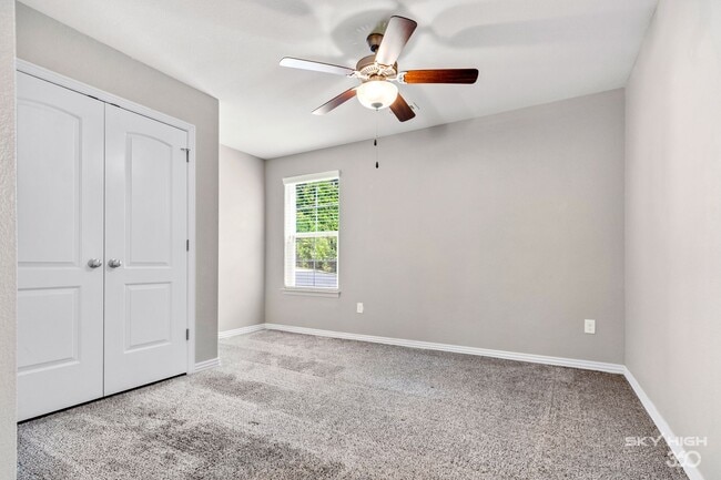 Building Photo - 532 Highland Ave