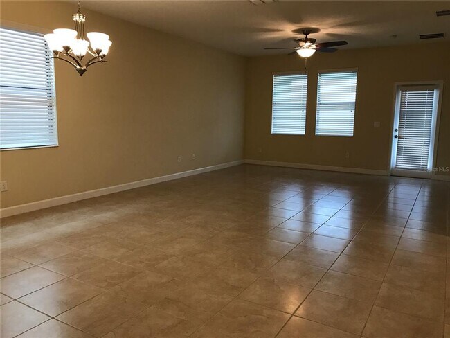 Foto del edificio - 15631 Porter Rd