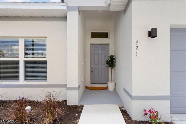 Foto del edificio - 434 Tropicana Parkway W