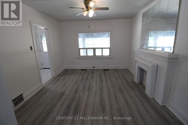Building Photo - 18 Glenvalley Dr