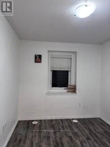 Building Photo - 8 Vanhorne Cl