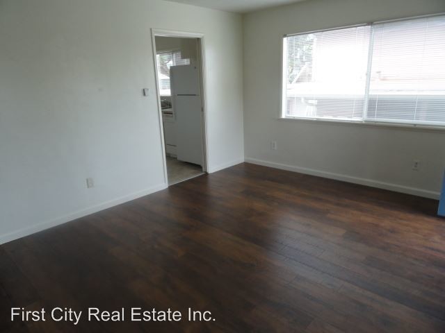 Building Photo - 2 br, 1 bath House - 210 10th Street