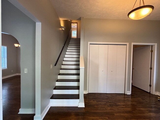 Foto del edificio - Gorgeous 3 Bed 2 Bath Home Available NOW!!!