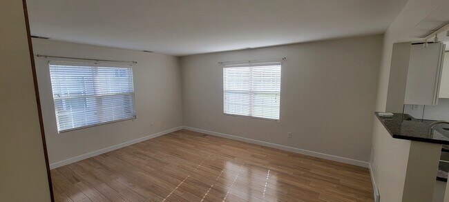 Foto del edificio - 1643 Dogwood Dr