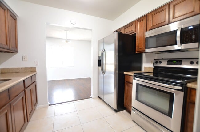 Foto del edificio - 263 Crown Oaks Way