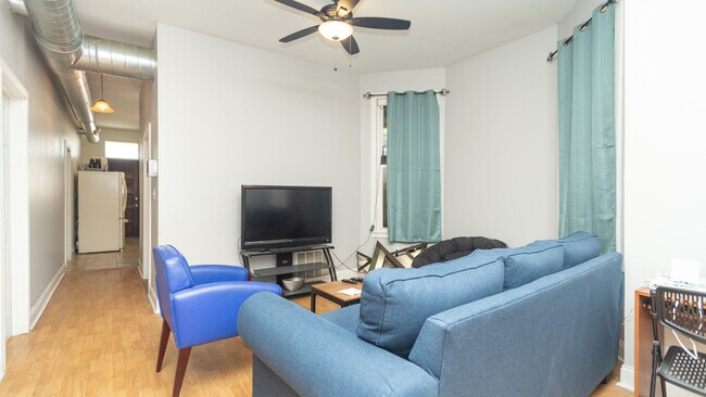 Building Photo - 3227 W Beach Ave