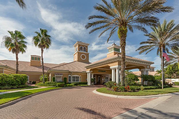 Foto principal - Aston Gardens At Pelican Marsh Senior Living