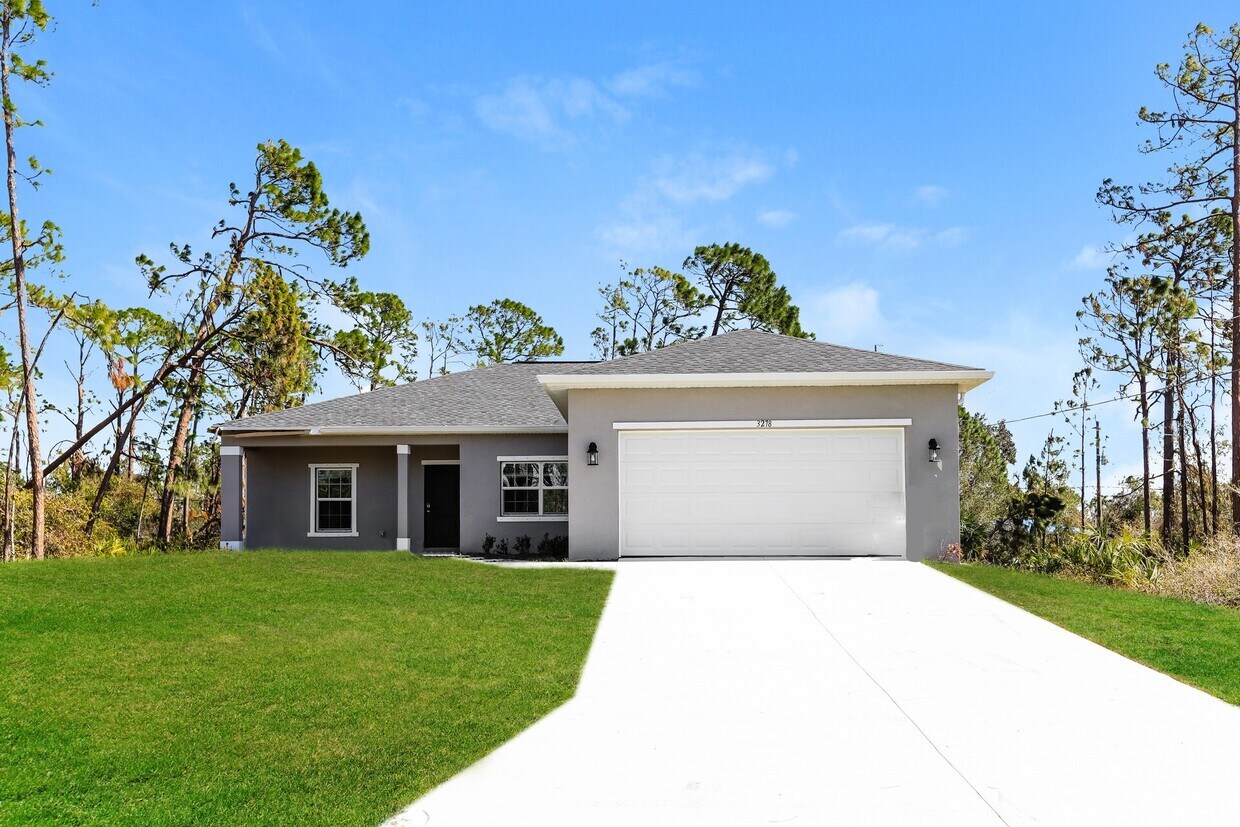 216 Prineville Street, Port Charlotte, FL House Rental in Port