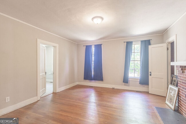Building Photo - 356 Jackson St