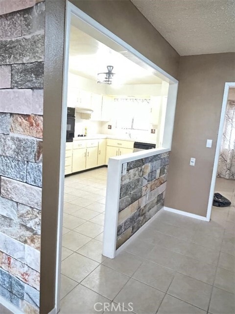 Building Photo - 25869 Sandy Lodge Rd