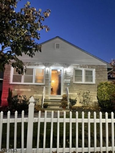 Foto principal - 1811 E 2nd St
