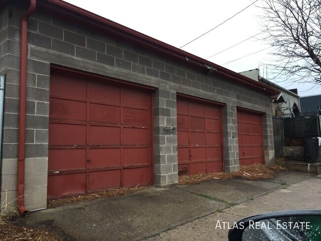 Building Photo - 3734 Lipan St