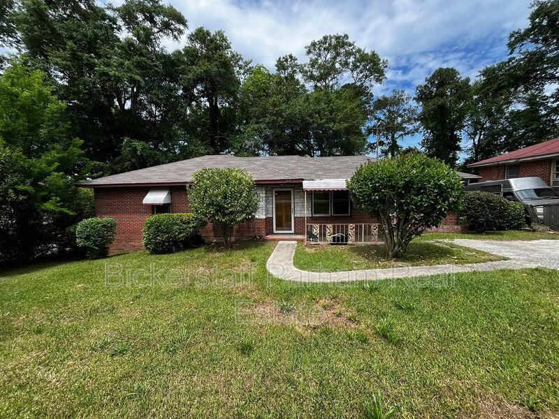 Foto principal - 4445 Sims St