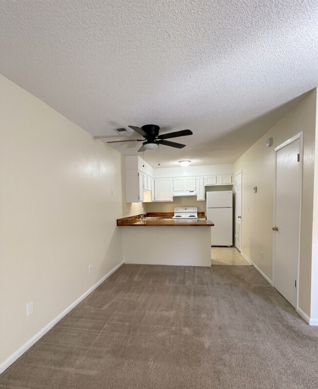 Building Photo - 6338 W Fairfield Dr