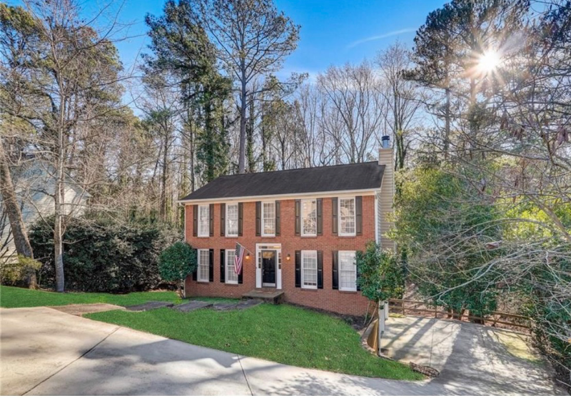 Foto principal - 2895 Shurburne Dr