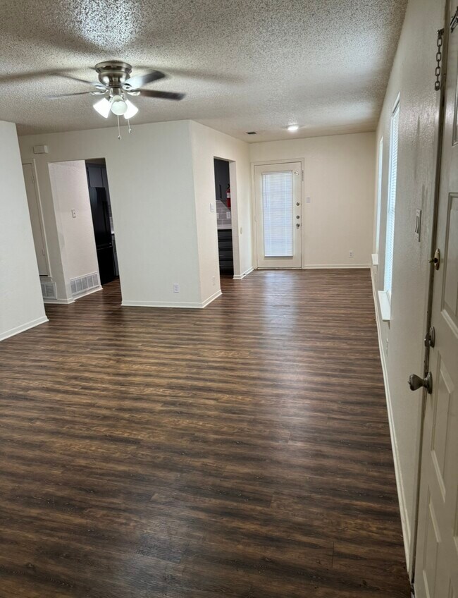 1403 W Avenue D, Temple, TX 76504 Townhome Rentals in Temple TX