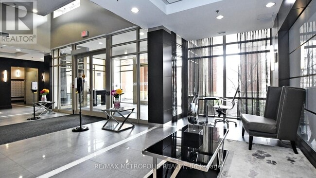 Building Photo - 75 King St E