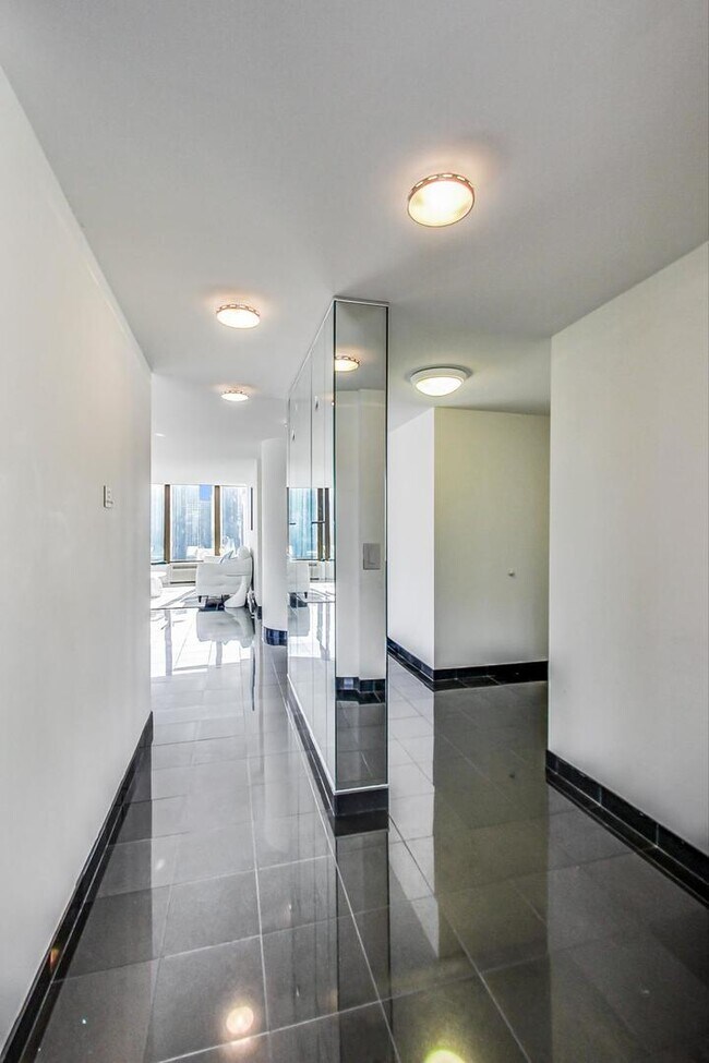 Foto del edificio - 505 S Shore Dr