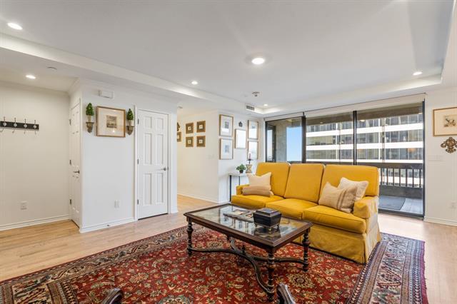 Foto del edificio - 5909 Luther Ln