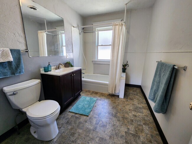 Foto del edificio - 1502 Superior St