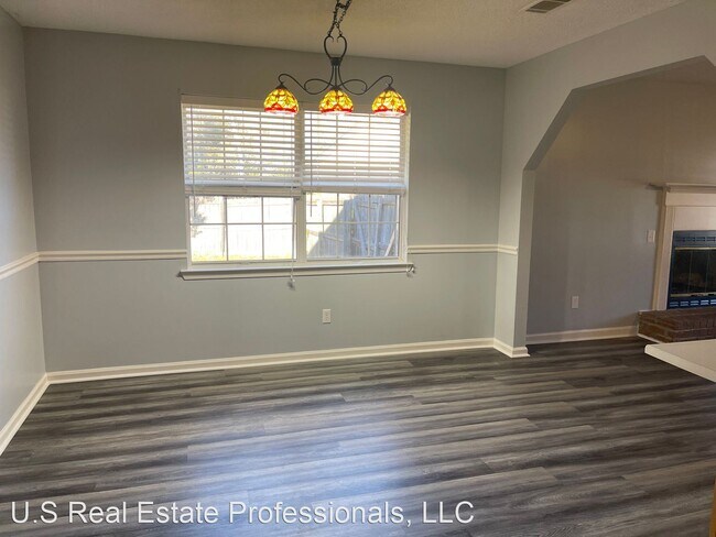 Building Photo - 3 br, 2 bath House - 820 Waterfield Drive