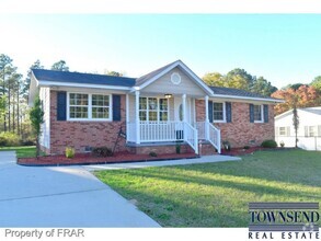 Building Photo - 658 Woodburn Dr