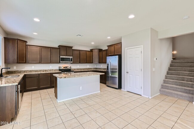 Building Photo - 18255 W Carlota Ln