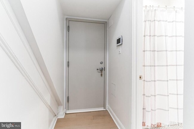 Building Photo - 1108 Pine St