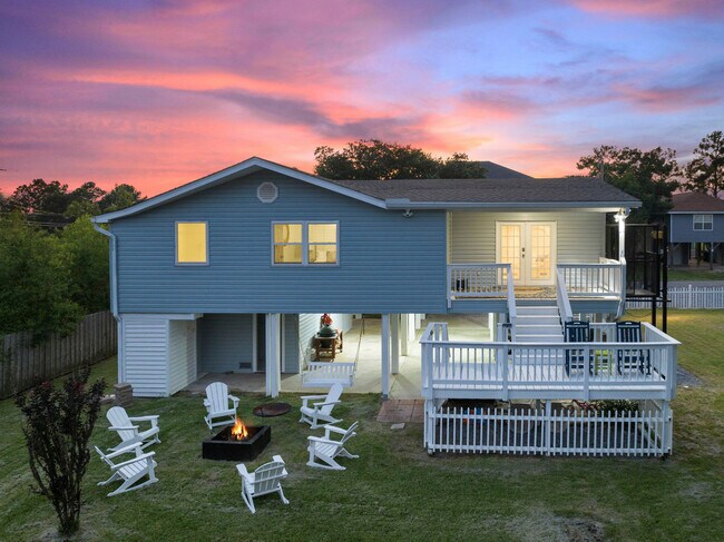 Building Photo - 806 Deer Dr