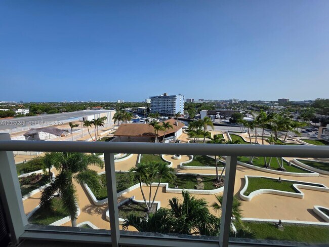 Building Photo - 13499 Biscayne Blvd