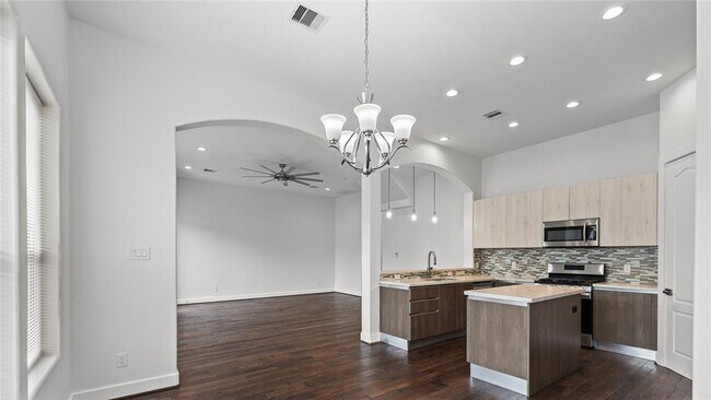 Building Photo - 9404 Glenfield Ct