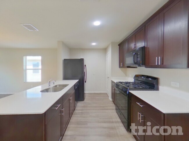 Building Photo - 337 Falling Star Dr