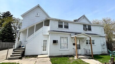 Building Photo - 553 Fremont Ave NW