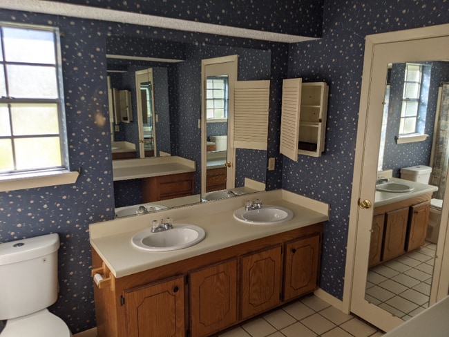 Building Photo - 20731 Pin Oak Rd