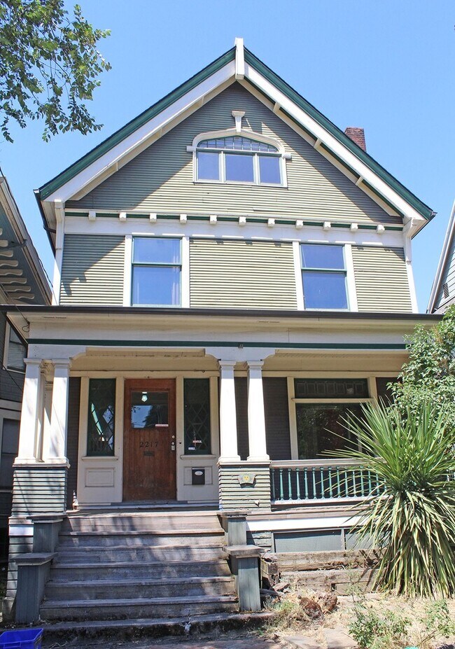 Building Photo - NW 23rd Ave -Remodeled 4 Bedroom House w/O...