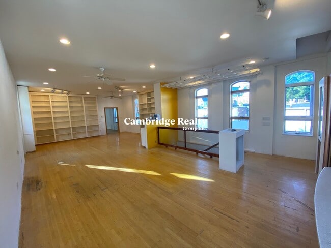 Building Photo - 359 Lowell St