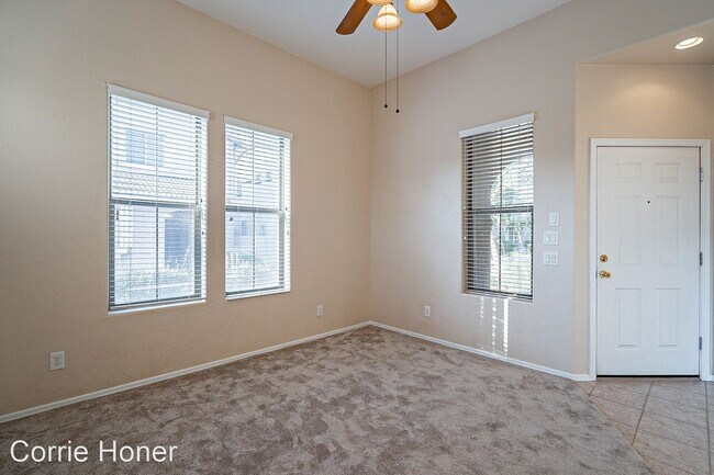 Building Photo - 2 br, 2.5 bath House - 1962 E Emily Ln
