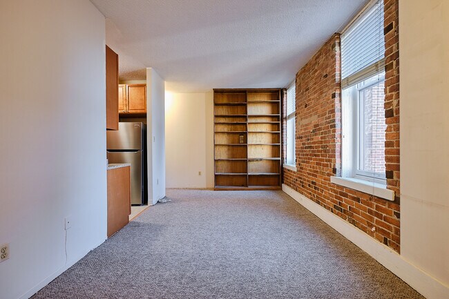 Building Photo - 1615 Q St NW