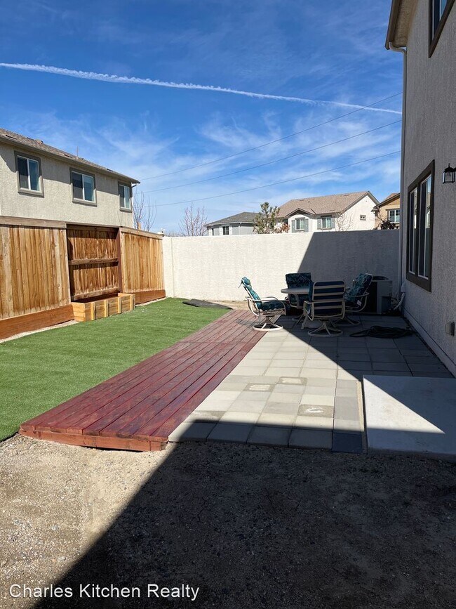 Foto del edificio - 3 br, 2.5 bath House - 1079 Drake Way