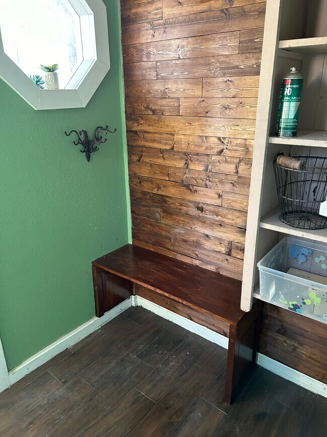 Entrada (calle) - 243 N 3rd St