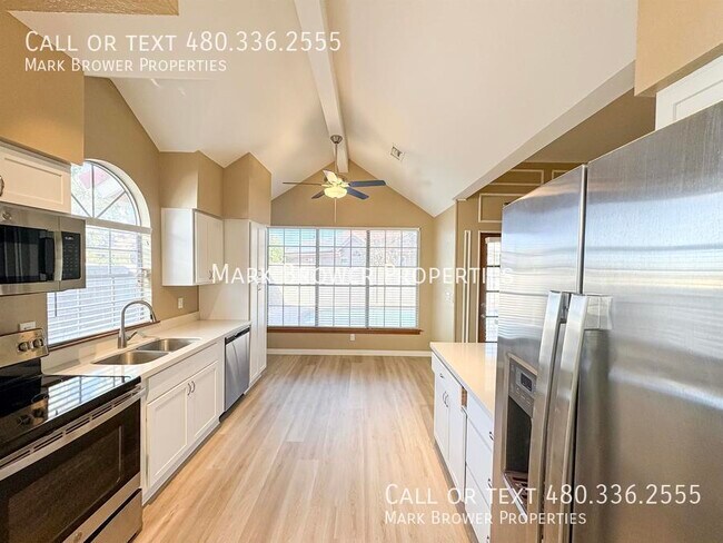 Building Photo - 319 S Abilene Dr