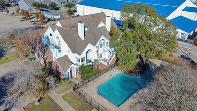 Building Photo - 14550 Fonmeadow Dr