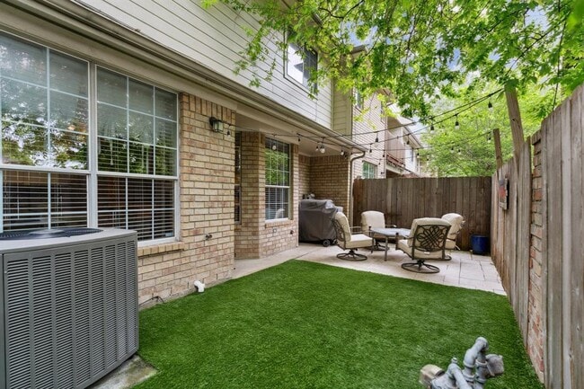 Foto del edificio - 7606 N Linpar Ct