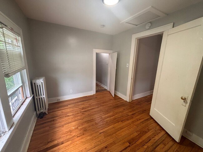 Foto del edificio - 963 E Hayes Ave