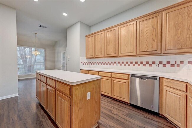 Building Photo - 8516 Dunsmere Dr